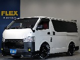 平成３０年式ハイエースＶ人気のＤＸ５ドアカスタム車両入庫！新品オリジナル１７インチアルミ新品ナスカータイヤ１７インチ２インチローダウン済み！社外パーツ多数装備済み！！