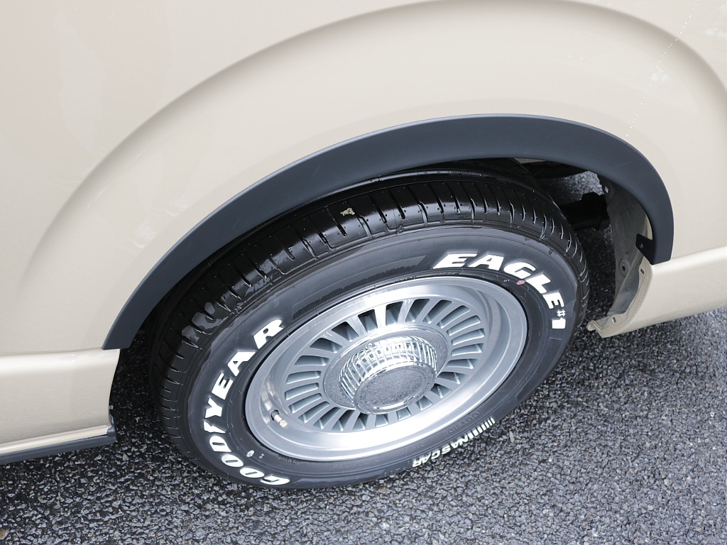 令和８年式希少９型モデルアースカラーパッケージ２８００ディーゼル４WDカスタム車両入庫！新品オリジナルフロントバンパー新品カリフォルニア１６インチアルミ新品オリジナルシートカバーベットＫＩＴ装着済み