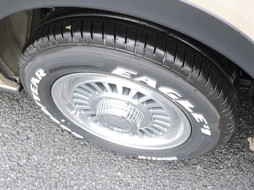 令和８年式希少９型モデルアースカラーパッケージ２８００ディーゼル４WDカスタム車両入庫！新品オリジナルフロントバンパー新品カリフォルニア１６インチアルミ新品オリジナルシートカバーベットＫＩＴ装着済み