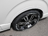 令和５年式ハイエースＶダークプライムⅡ２０００ガソリン２ＷＤフレックスカスタム入庫！新品オリジナルスポイラー新品オリジナルオーバーフェンダー新品オリジナル１８インチアルミ新品パイオニア９インチナビ装備