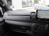 令和５年式ハイエースＶダークプライムⅡ２０００ガソリン２ＷＤフレックスカスタム入庫！新品オリジナルスポイラー新品オリジナルオーバーフェンダー新品オリジナル１８インチアルミ新品パイオニア９インチナビ装備