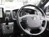 令和５年式ハイエースＶダークプライムⅡ２０００ガソリン２ＷＤフレックスカスタム入庫！新品オリジナルスポイラー新品オリジナルオーバーフェンダー新品オリジナル１８インチアルミ新品パイオニア９インチナビ装備