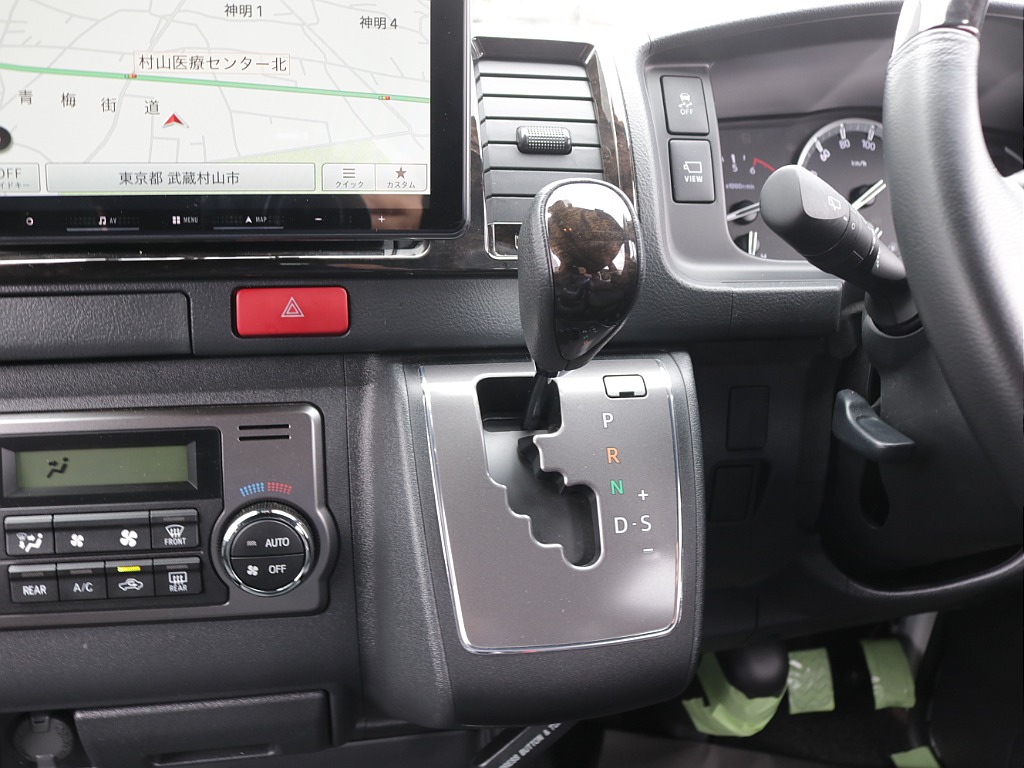 令和５年式ハイエースＶダークプライムⅡ２０００ガソリン２ＷＤフレックスカスタム入庫！新品オリジナルスポイラー新品オリジナルオーバーフェンダー新品オリジナル１８インチアルミ新品パイオニア９インチナビ装備