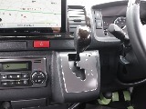 令和５年式ハイエースＶダークプライムⅡ２０００ガソリン２ＷＤフレックスカスタム入庫！新品オリジナルスポイラー新品オリジナルオーバーフェンダー新品オリジナル１８インチアルミ新品パイオニア９インチナビ装備