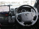 令和８年式ハイエースＶダークプライムⅡ２０００ガソリン２ＷＤカスタム車両入庫！！アルパインＢＩＧ－Ｘ１１インチナビビルトインＥＴＣ２．０装備ＨＤＭＩソケット増設オリジナルベットＫＩＴ装着済み！！