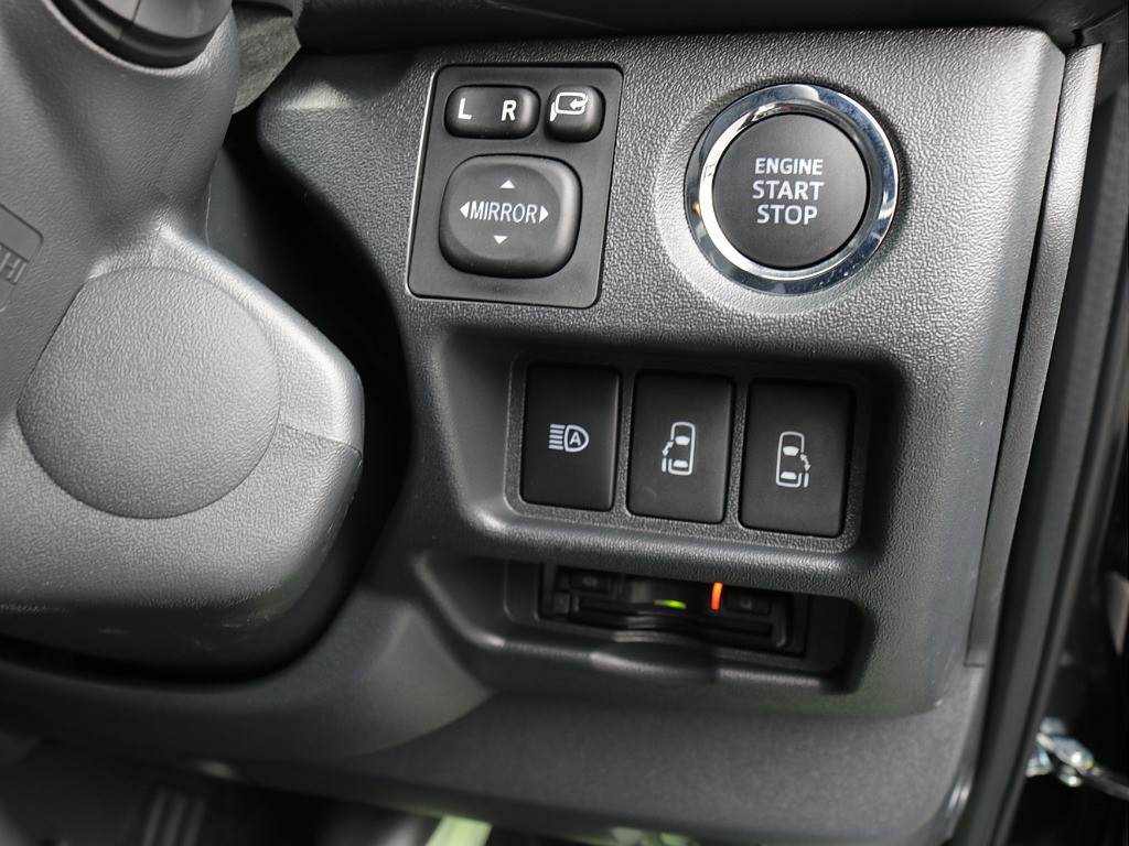 令和８年式ハイエースＶダークプライムⅡ２０００ガソリン２ＷＤカスタム車両入庫！！アルパインＢＩＧ－Ｘ１１インチナビビルトインＥＴＣ２．０装備ＨＤＭＩソケット増設オリジナルベットＫＩＴ装着済み！！