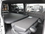 令和８年式ハイエースＶダークプライムⅡ２０００ガソリン２ＷＤカスタム車両入庫！！アルパインＢＩＧ－Ｘ１１インチナビビルトインＥＴＣ２．０装備ＨＤＭＩソケット増設オリジナルベットＫＩＴ装着済み！！