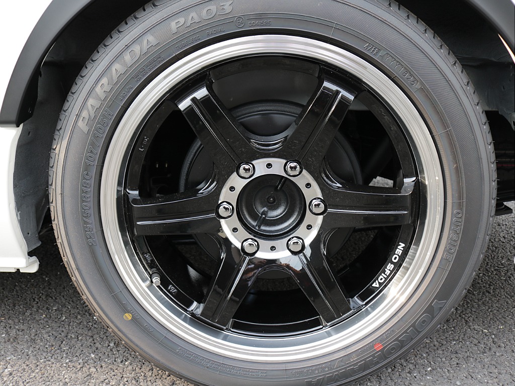 新車ハイエースＶスポーツパッケージ完成！ＥＳＳＥＸフロントスポイラーオリジナル１８インチアルミヨコハマパラダ１８インチタイヤオリジナルオーバーフェンダーオリジナルＬＥＤテール２インチローダウン済み