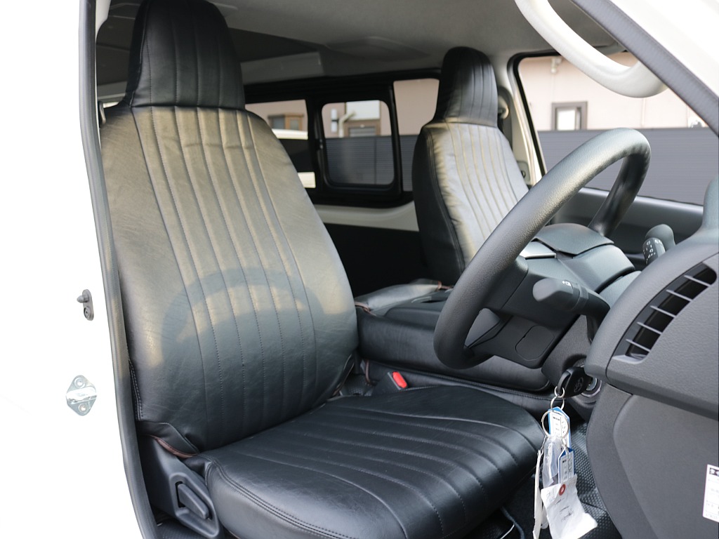 新車ハイエースＶスポーツパッケージ完成！ＥＳＳＥＸフロントスポイラーオリジナル１８インチアルミヨコハマパラダ１８インチタイヤオリジナルオーバーフェンダーオリジナルＬＥＤテール２インチローダウン済み