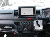 新車ハイエースＶ　ＤＸＧＬパッケージ２８００ディーゼルターボブラックスポーツパッケージ完成！！ＥＳＳＥＸフロントスポイラーオリジナル１７インチアルミナスカー１７インチタイヤ２インチダウンベット装備！！