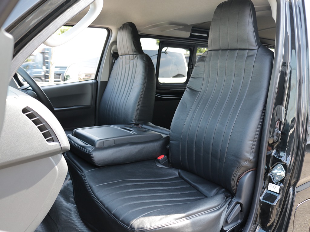 新車ハイエースＶ　ＤＸＧＬパッケージ２８００ディーゼルターボブラックスポーツパッケージ完成！！ＥＳＳＥＸフロントスポイラーオリジナル１７インチアルミナスカー１７インチタイヤ２インチダウンベット装備！！