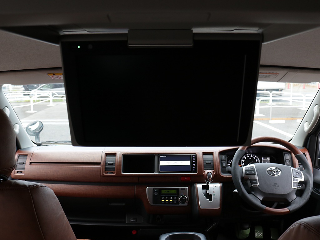 トヨタ純正ツインモニター装備済み！！