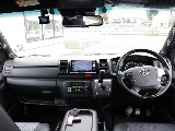 平成３０年式ダークプライムＶ２８００ディーゼル４ＷＤカスタム車両入庫！オリジナル１７インチアルミ１インチローダウンオリジナルＬＥＤテールライトリア全面床張り施工済み跳ね上げベットＫＩＴパイオニアナビ