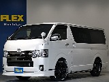 平成３０年式ダークプライムＶ２８００ディーゼル４ＷＤカスタム車両入庫！オリジナル１７インチアルミ１インチローダウンオリジナルＬＥＤテールライトリア全面床張り施工済み跳ね上げベットＫＩＴパイオニアナビ