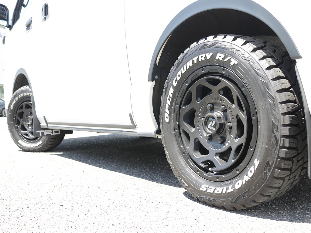 令和7年式ハイエースバンダークプライムⅡ2800ディーゼル4WDターボ！新品オリジナルテール！オリジナルパーツ多数装備！