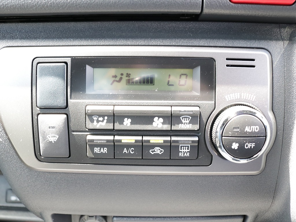 令和7年式ハイエースバンダークプライムⅡ2800ディーゼル4WDターボ！新品オリジナルテール！オリジナルパーツ多数装備！