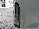 令和８年式アースカラーパッケージ２８００ディーゼル４WDブラックエディション入庫！オリジナルフロントバンパーオリジナルオーバーフェンダーオリジナル１６インチアルミクラシックベットＫＩＴシートカバー装備