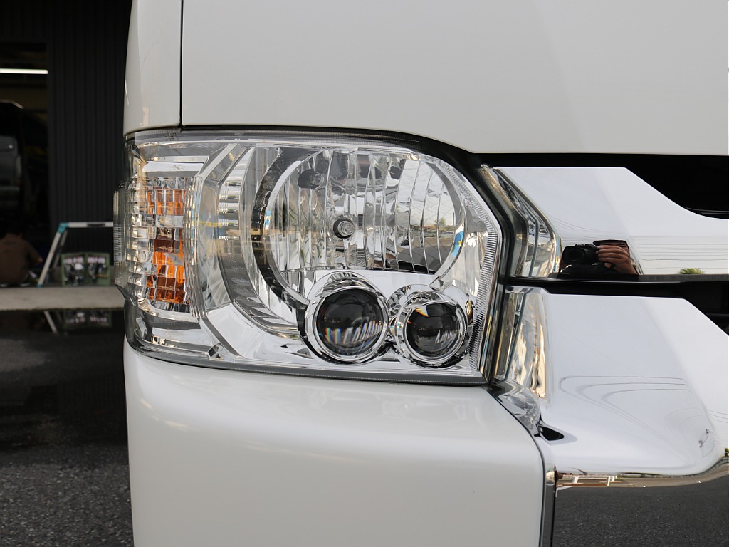 令和５年式ハイエースＶスーパーロング２８００ディーゼル４ＷＤ入庫！モデリスタフロントスポイラー純正１５インチアルミフロントセカンドシートスーパーＧＬ用に交換済みケンウッド９インチＳＤナビＥＴＣ２．０