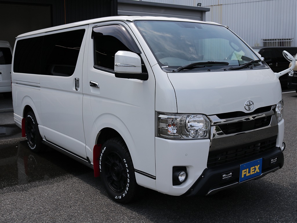 令和２年式ダークプライムⅡ２８００ディーゼル４WDカスタム車両入庫！新品オリジナル１６インチアルミ！ＴＲＤパーツ多数装備済み！！