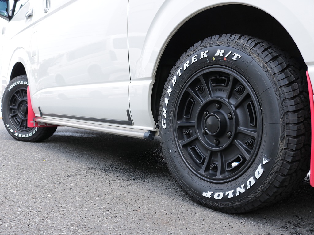 令和２年式ダークプライムⅡ２８００ディーゼル４WDカスタム車両入庫！新品オリジナル１６インチアルミ！ＴＲＤパーツ多数装備済み！！