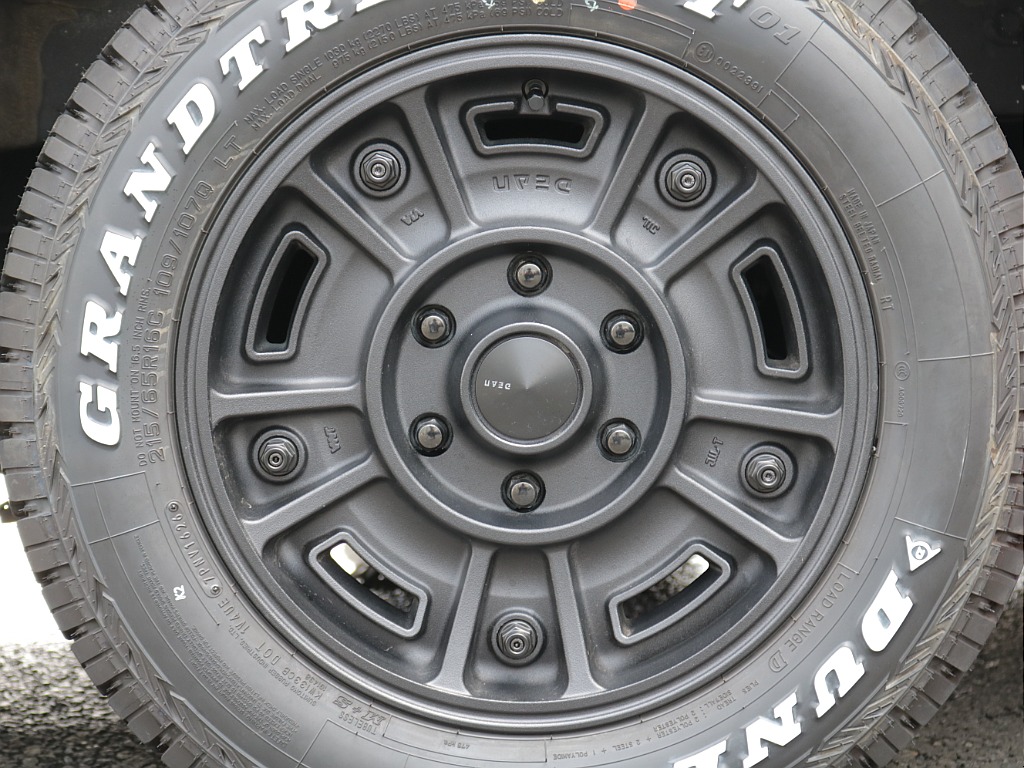 令和２年式ダークプライムⅡ２８００ディーゼル４WDカスタム車両入庫！新品オリジナル１６インチアルミ！ＴＲＤパーツ多数装備済み！！