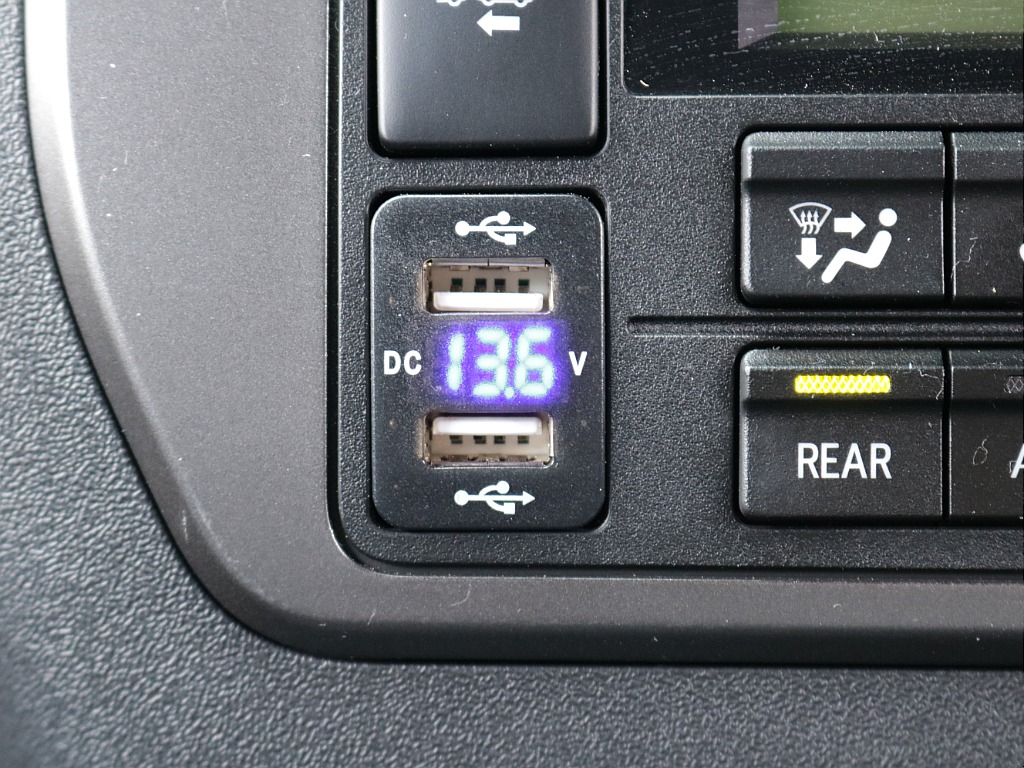 令和２年式ダークプライムⅡ２８００ディーゼル４WDカスタム車両入庫！新品オリジナル１６インチアルミ！ＴＲＤパーツ多数装備済み！！