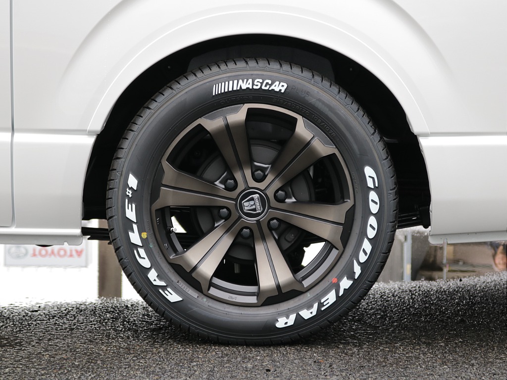 新車ワゴンＧＬ２７００ガソリン２ＷＤスタンダードシートスマートベットＫＩＴ装備！８インチディスプレイオーディオ純正１２．１インチフリップダウンモニター、ビルトインＥＴＣ２．０装備！オリジナルパーツ多数