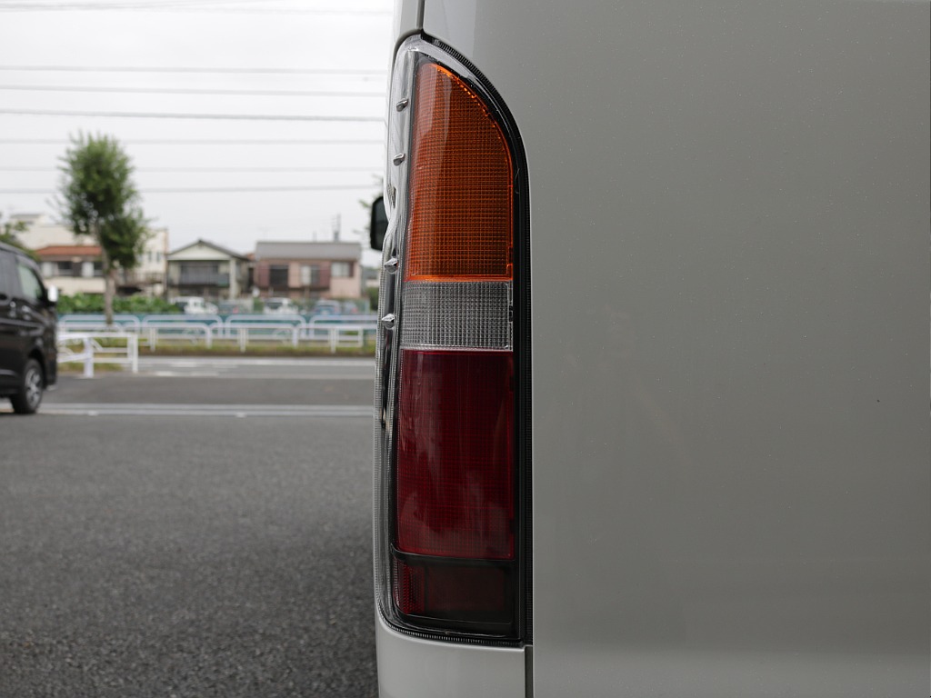 トヨタ&nbsp;ハイエース&nbsp;ワゴン2.7GLロング ミドルルーフ&nbsp;&nbsp;東京都の詳細画像&nbsp;その4