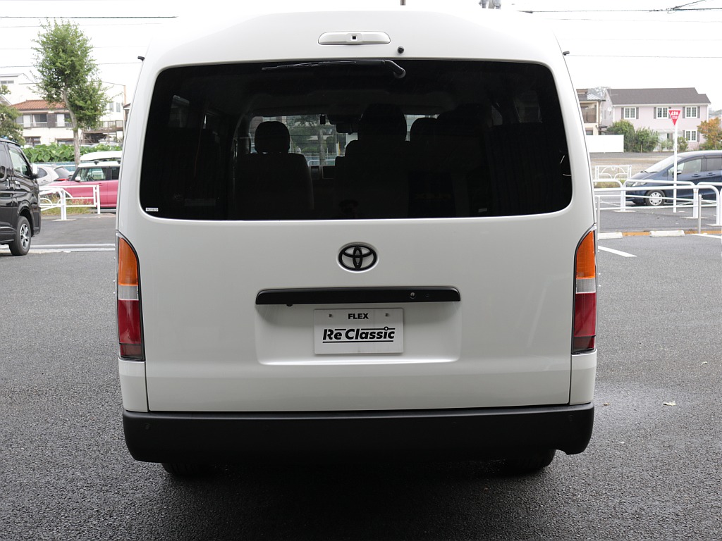 リアトヨタエンブレムもMB塗装で統一感があり格好いいお車です！！