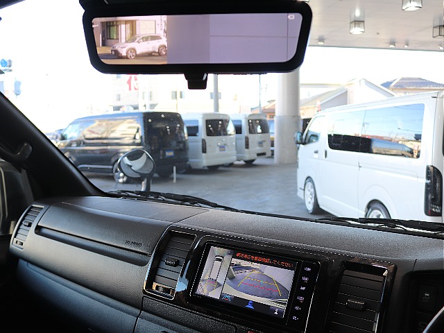 バックカメラが装着されており安心して駐車することが可能です♪♪