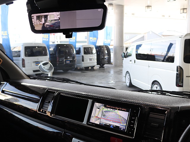 バックカメラが装着されており安心して駐車することができます☆