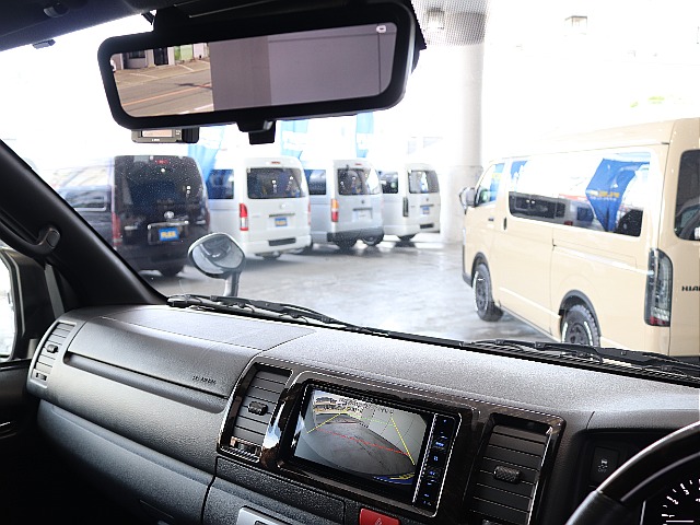 バックカメラが装着されており安心して駐車することが可能です♪♪