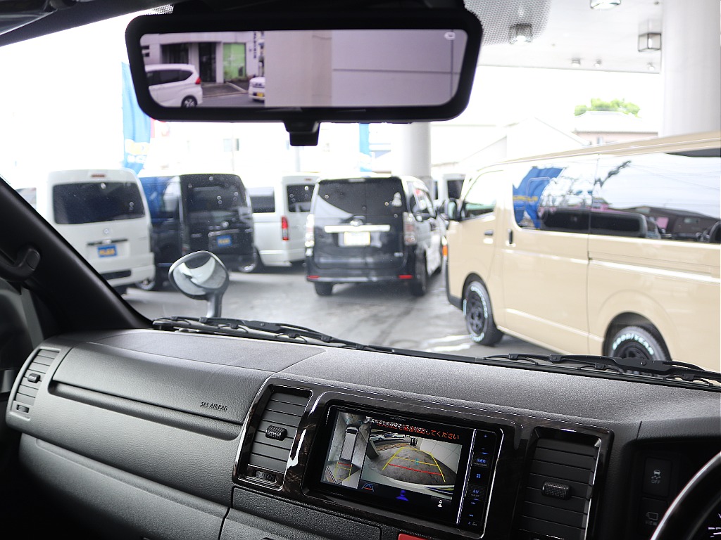 バックカメラが装着されており安心して駐車することができます☆