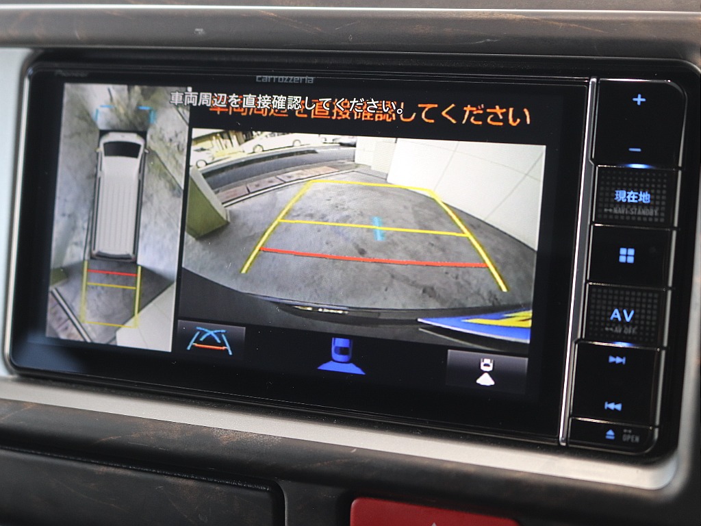 パノラミックビューモニターが装備されており駐車時も安心です！！