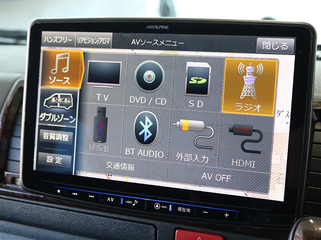 BluetoothやCD、TVなど使用可能で運転中も快適に過ごせます！！