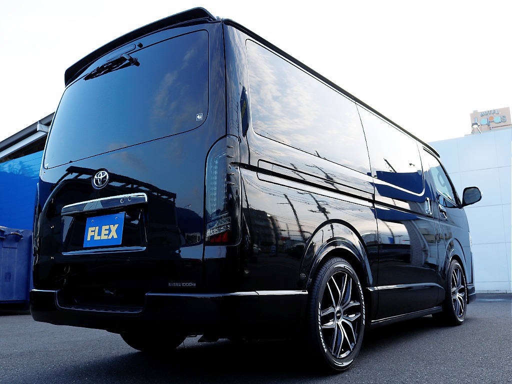 茨城県つくば市にハイエース専門の新車・中古車の展示場を展開！人気のグレード・年式をその場で見比べられます♪皆様のご来場、お問合せを心よりお待ちしております☆