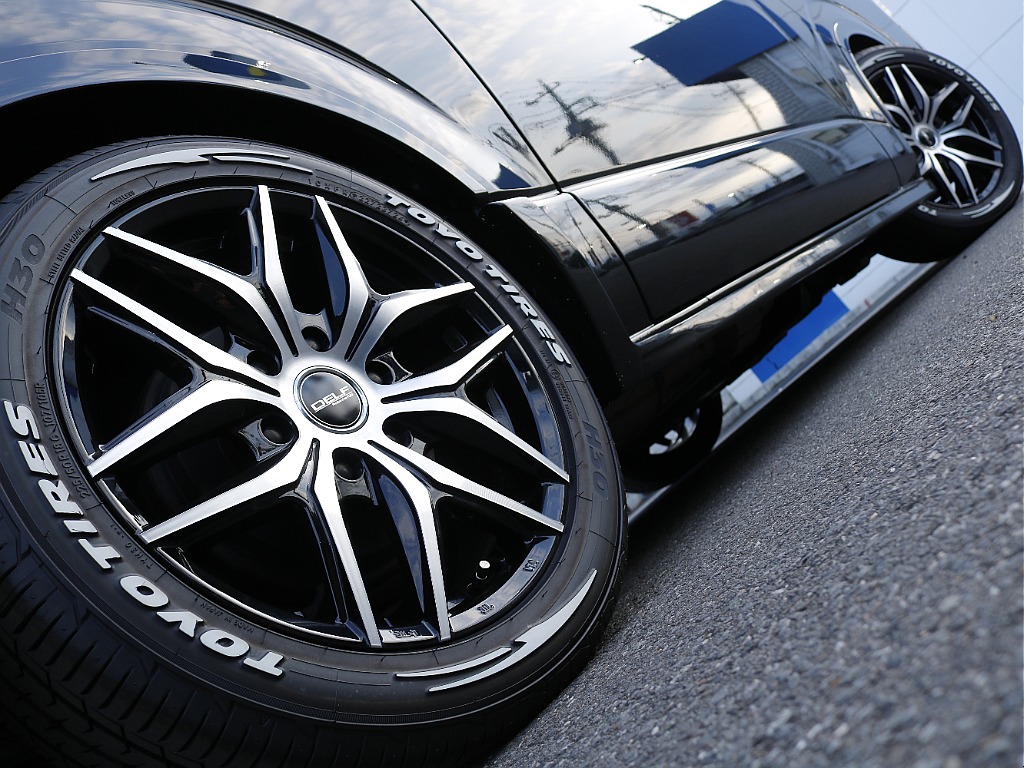 茨城県つくば市にハイエース専門の新車・中古車の展示場を展開！人気のグレード・年式をその場で見比べられます♪皆様のご来場、お問合せを心よりお待ちしております☆