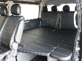 車内で快適に過ごせるベッドスペースです！