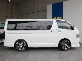 両側パワースライドドアなので開閉が楽々です！
