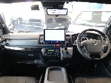 特別仕様車なので高級感のある内装になっています☆