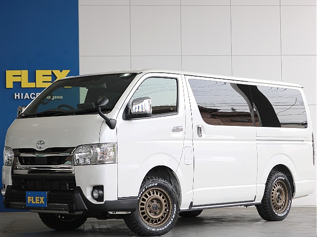 【厳選仕入中古車】ハイエースバン　ディーゼル4WD　パールホワイト オフロード仕様のカスタム箇所多数なお車入庫致しました☆☆