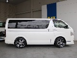 パワースライドドアなのでドア開閉も楽々です☆