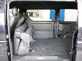 跳ね上げが可能なので長尺の物も積載できます！