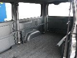 ベッドマットは取り外し可能なので背の高い荷物も載せられます☆
