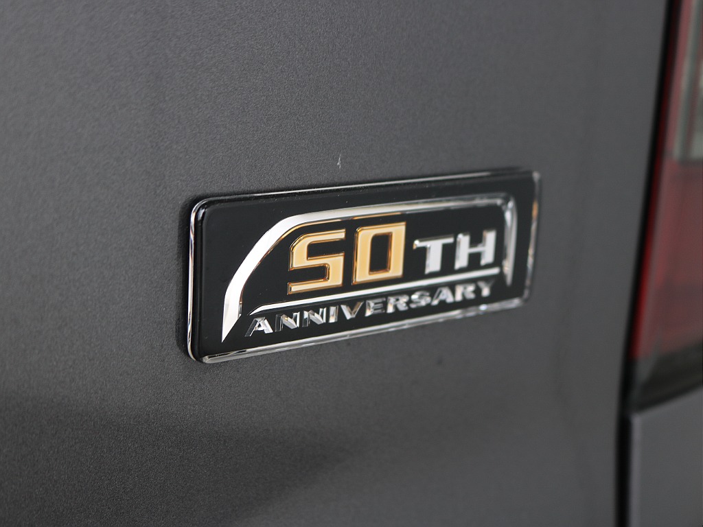 50周年記念車なので専用エンブレムが装着されております！