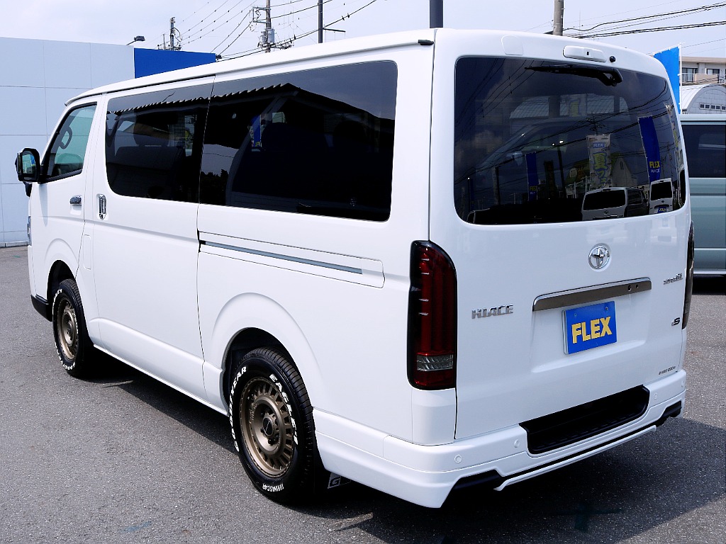 茨城県つくば市にハイエース専門の新車・中古車の展示場を展開！人気のグレード・年式をその場で見比べられます♪皆様のご来場、お問合せを心よりお待ちしております☆