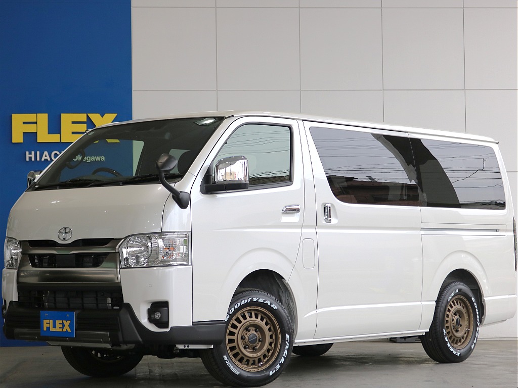 【厳選仕入れ未使用車】ハイエースバン　ディーゼル4WD　パールホワイト　ダークプライムS 登録済み超低走行・オリジナルカスタム済みのお車入庫いたしました☆☆