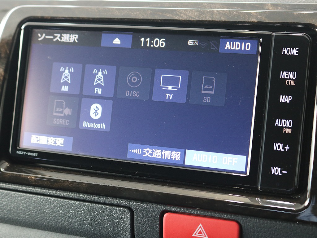 トヨタ純正の7インチナビが装着されております☆