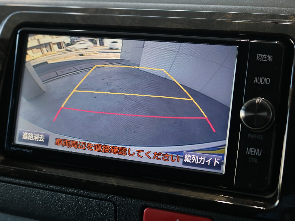 バックカメラも装着されており後退時も安心です！