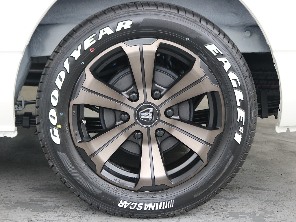 バルベロアーバン17インチAWにナスカータイヤを組み合わせました！